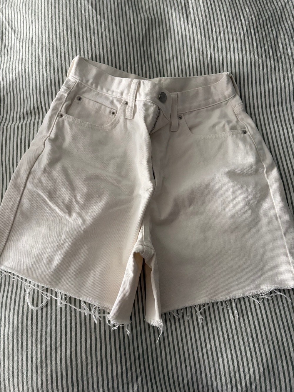 Z Supply 100% Cotton White High-Rise Denim Shorts Size 25